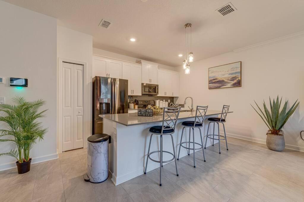 Newly Listed Townhouse Storey Lake, Free Waterpark Киссимми Экстерьер фото