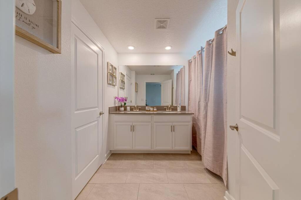 Newly Listed Townhouse Storey Lake, Free Waterpark Киссимми Экстерьер фото