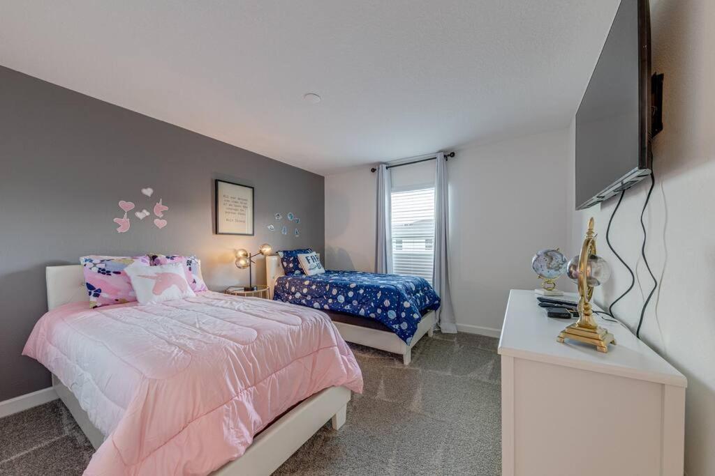 Newly Listed Townhouse Storey Lake, Free Waterpark Киссимми Экстерьер фото
