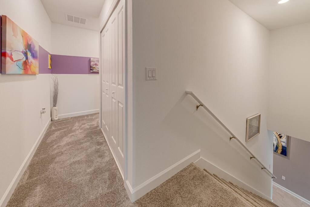 Newly Listed Townhouse Storey Lake, Free Waterpark Киссимми Экстерьер фото